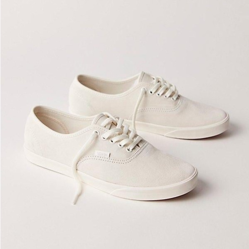Vans NWT Authentic Lowpro Shoes Suede Off-White 6.5